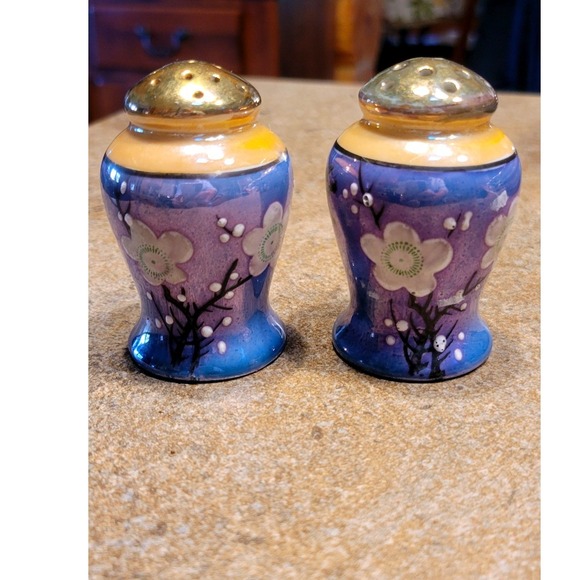 Japanese Weekend Other - Vintage Hand Painted Ceramic Salt Pepper Shakers Made in Japan Floral Design